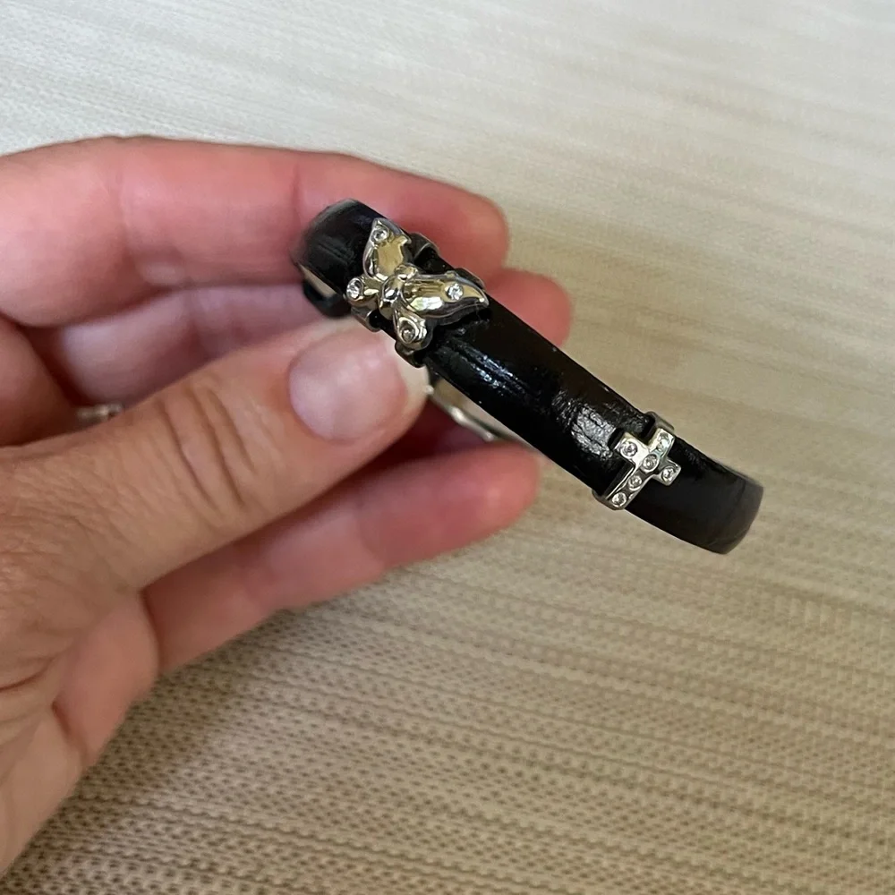N/A black leather